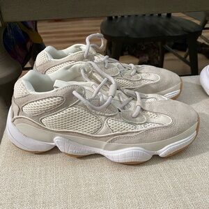 Yeezy Sneakers